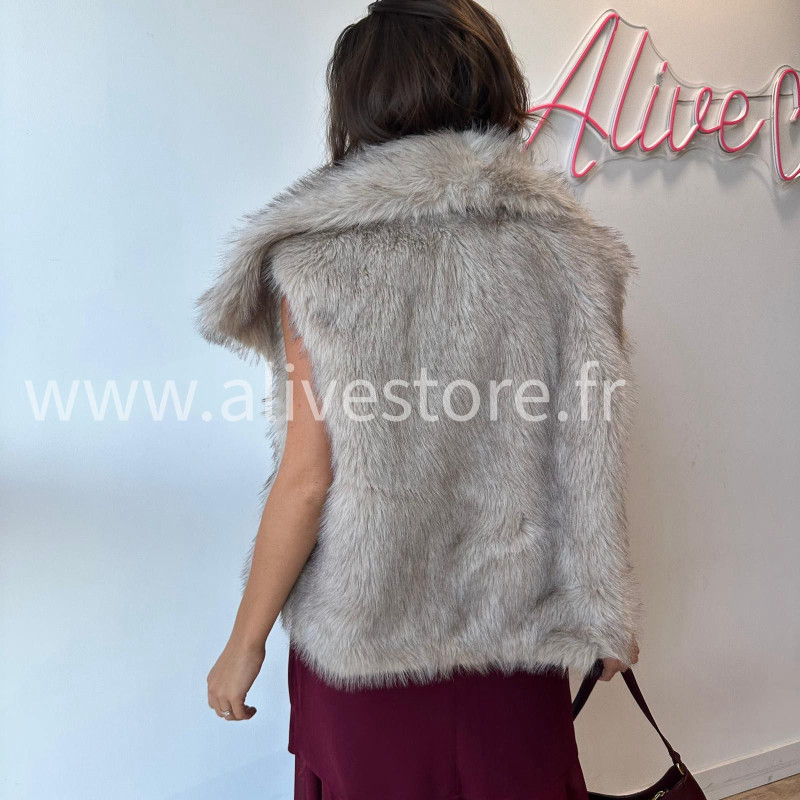 Veste Lia sans manches en fausse fourrure – gris ou noir | ALIVE STORE