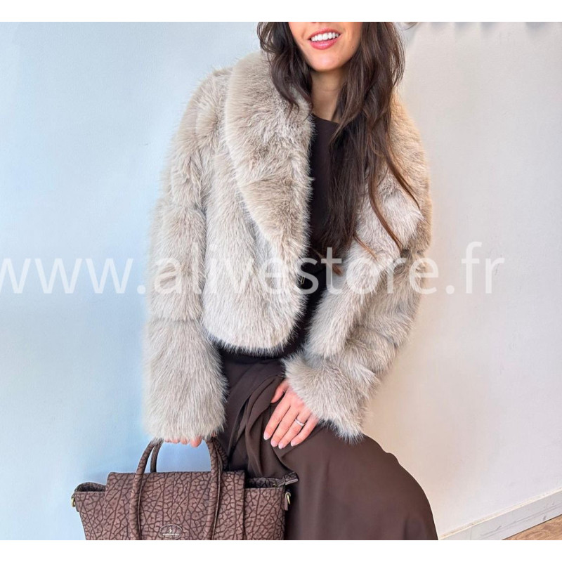 Veste Mia courte en fausse fourrure – beige ou noir | ALIVE STORE