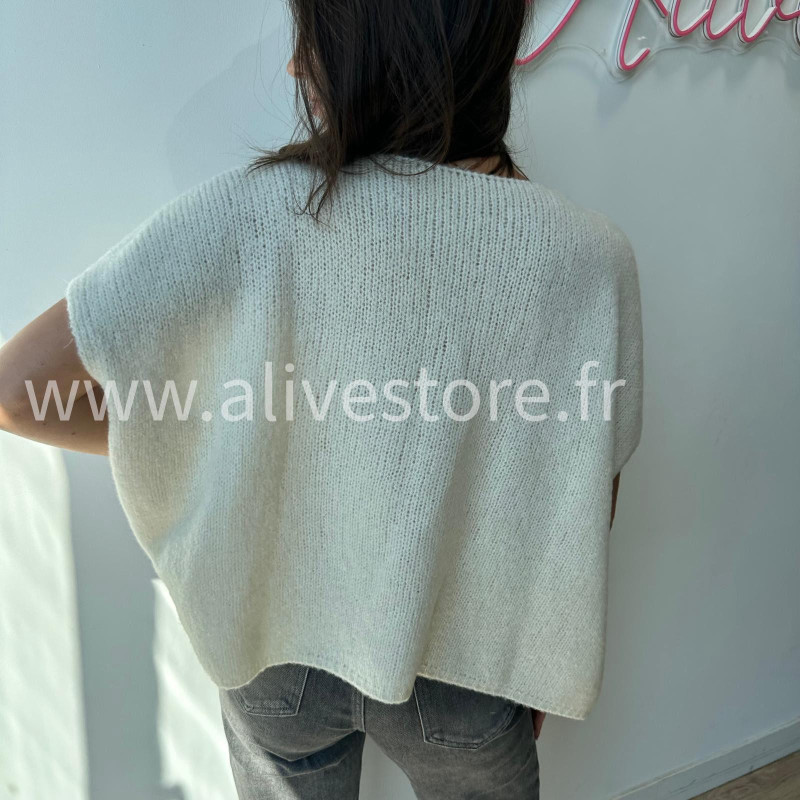 Top Stella sans manches avec boutons étoiles – ALIVE STORE