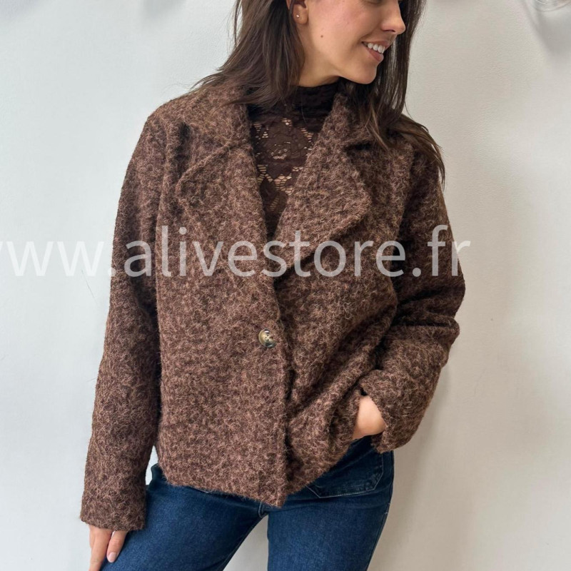 MANTEAU COURT LINA EN BEIGE – ALIVE STORE