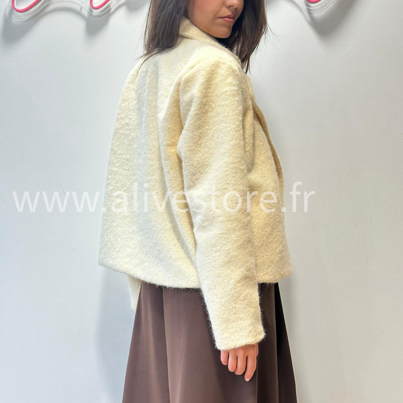 MANTEAU COURT LINA EN BEIGE – ALIVE STORE