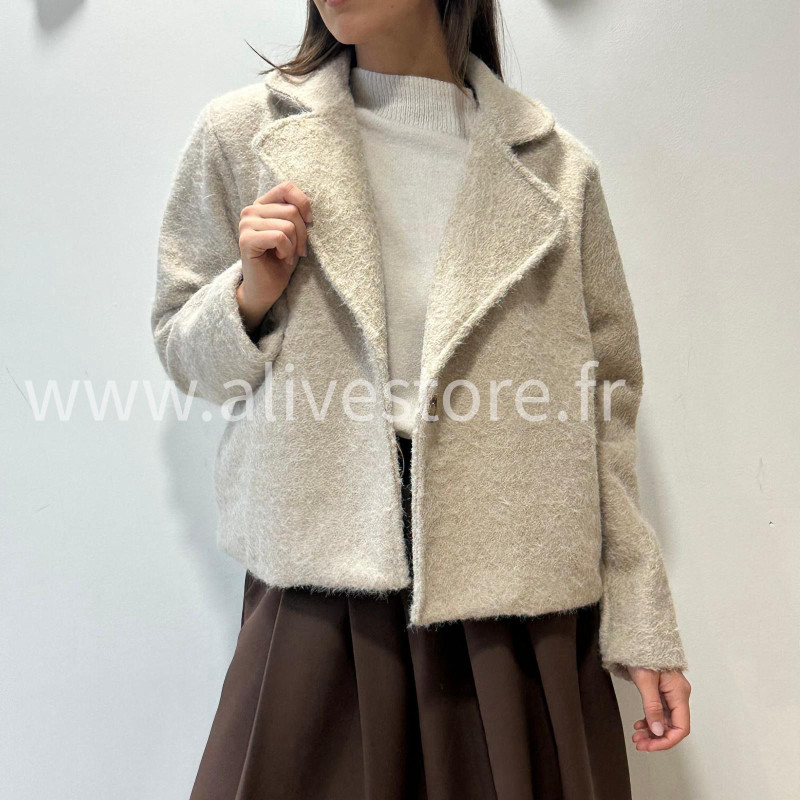 MANTEAU COURT LINA EN BEIGE – ALIVE STORE