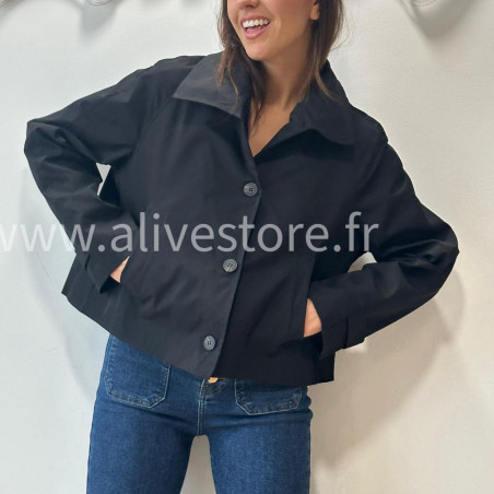 VESTE ROMY BEIGE COURTE CLASSIQUE – ALIVE STORE