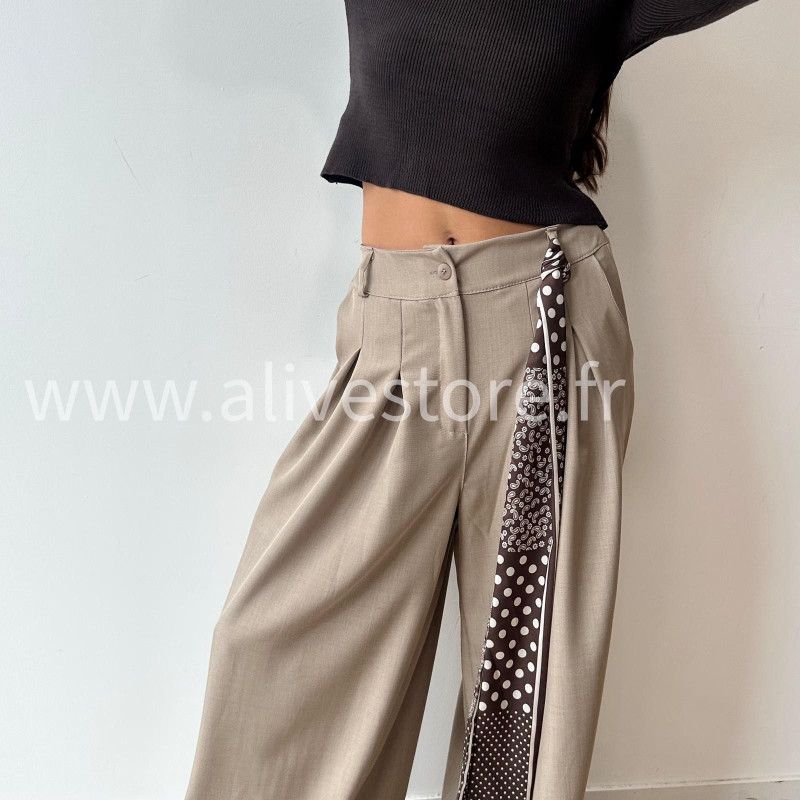 PANTALON LOU LARGE BEIGE AVEC FOULARD – ALIVE STORE