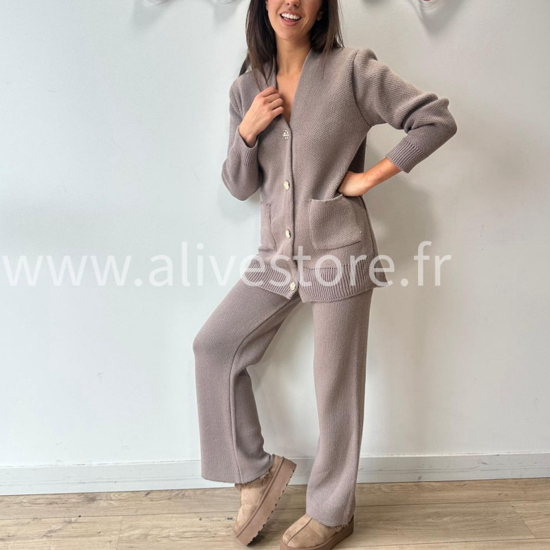 ENSEMBLE ELSA MAILLE DOUCE BEIGE – ALIVE STORE