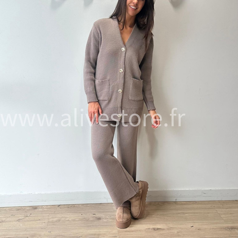 ENSEMBLE ELSA MAILLE DOUCE BEIGE – ALIVE STORE