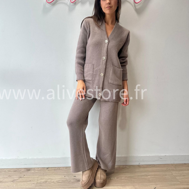 ENSEMBLE ELSA MAILLE DOUCE BEIGE – ALIVE STORE
