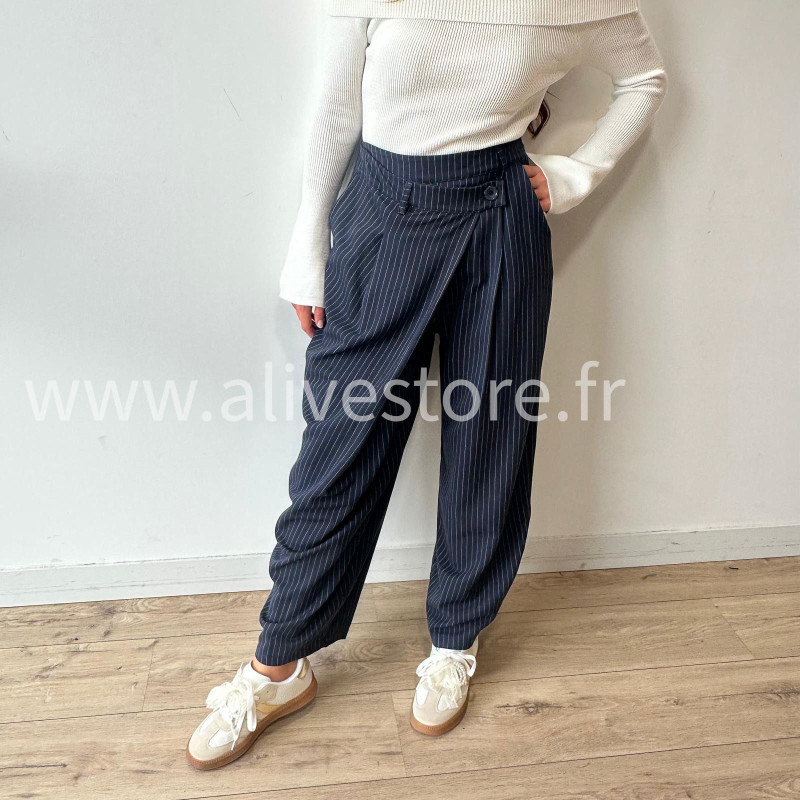 PANTALON CAMILLE GRIS LARGE PLIS CROISÉS – ALIVE STORE