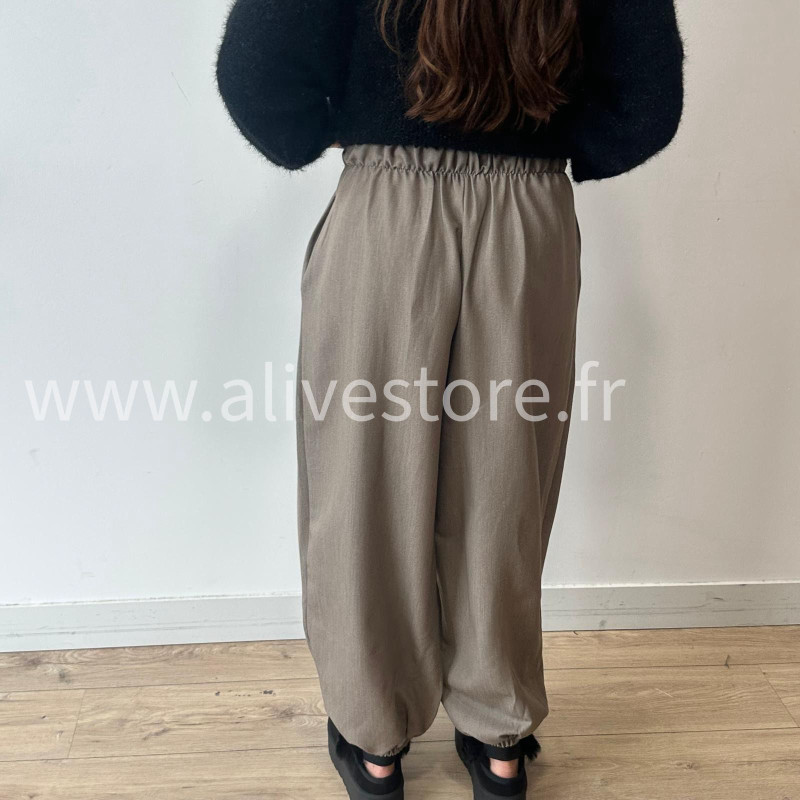 PANTALON INES LARGE BAS SERRÉ TAUPE – ALIVE STORE