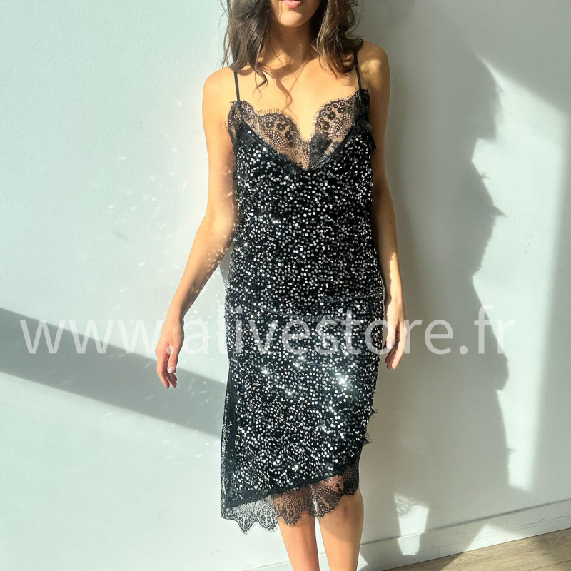 ROBE MI-LONGUE SEQUINS NOIR FÊTES – ALIVE STORE